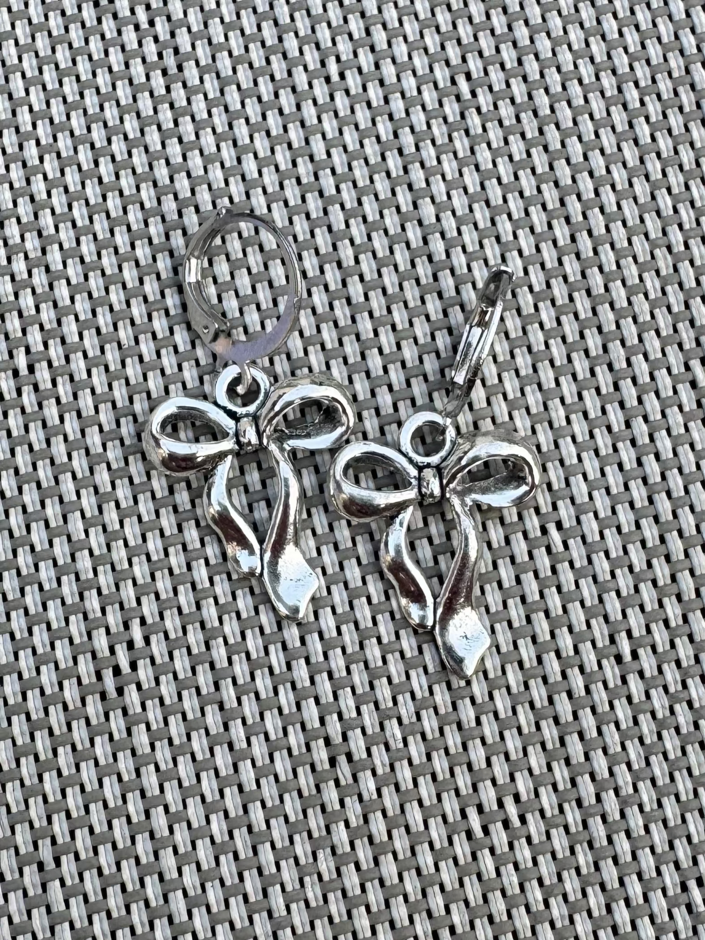 Silver Ribbon Huggies